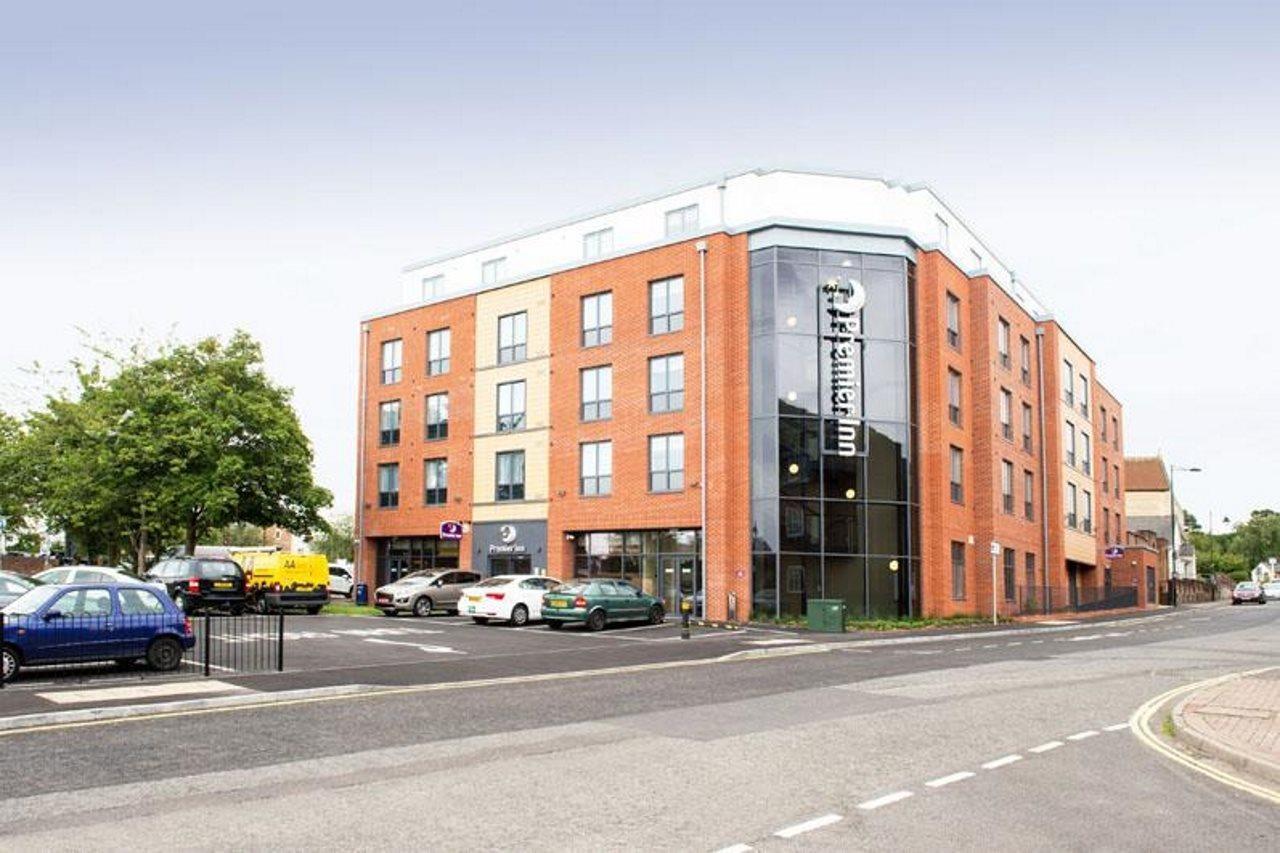 Premier Inn Basingstoke Town Centre Exterior photo